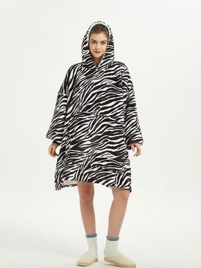NWT- Catalonia Zebra-Print Hooded Oversized Sweatshirt - Black & White